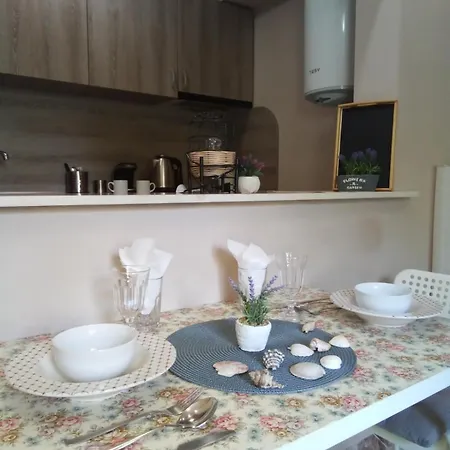 Apartments Primorsko プリモルスコ