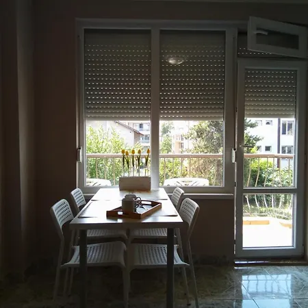 Apartments Primorsko Apartman