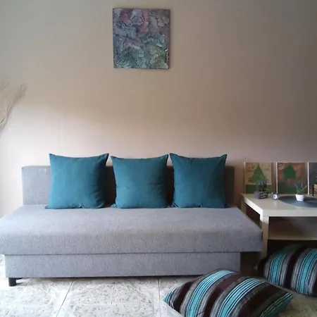 Apartments Primorsko דירה *